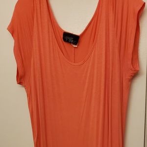 Long tee shirt with slits on both sides